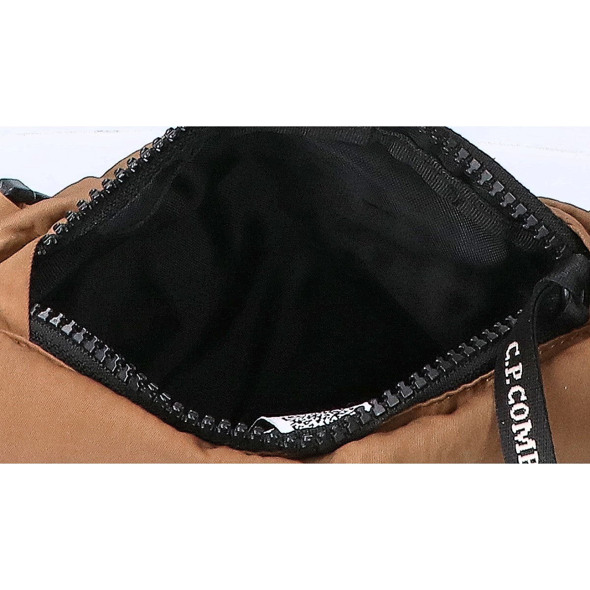 C.P.COMPANY シーピーカンパニー ゴーグル付き ショルダーバッグ