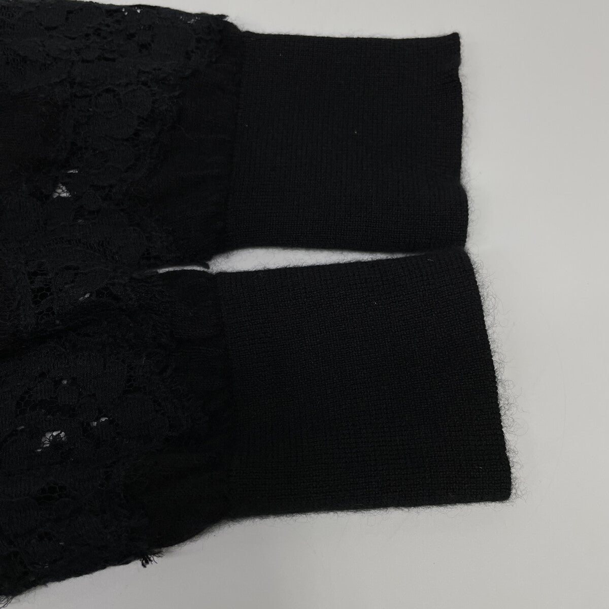 DOLCE&GABBANA ドルチェアンドガッバーナ ﾌﾞﾗｯｸ ｶｼﾐﾔ ｼﾙｸ混 ﾛﾝｸﾞｽﾘｰﾌﾞ ﾚｰｽｶｰﾃﾞｨｶﾞﾝ トップス 40