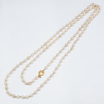 CHANEL シャネル 12P A61660Y09448 ヴィンテージ ロゴプレート フェイクバロックパール ロング ネックレス