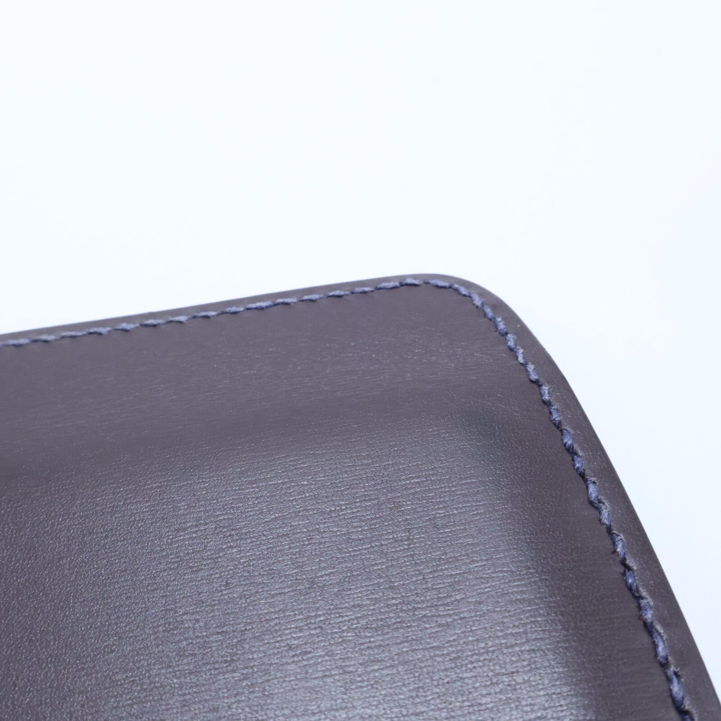 T MBH タクヤ エムビーエイチ レザー 二つ折り財布（小銭入れなし）