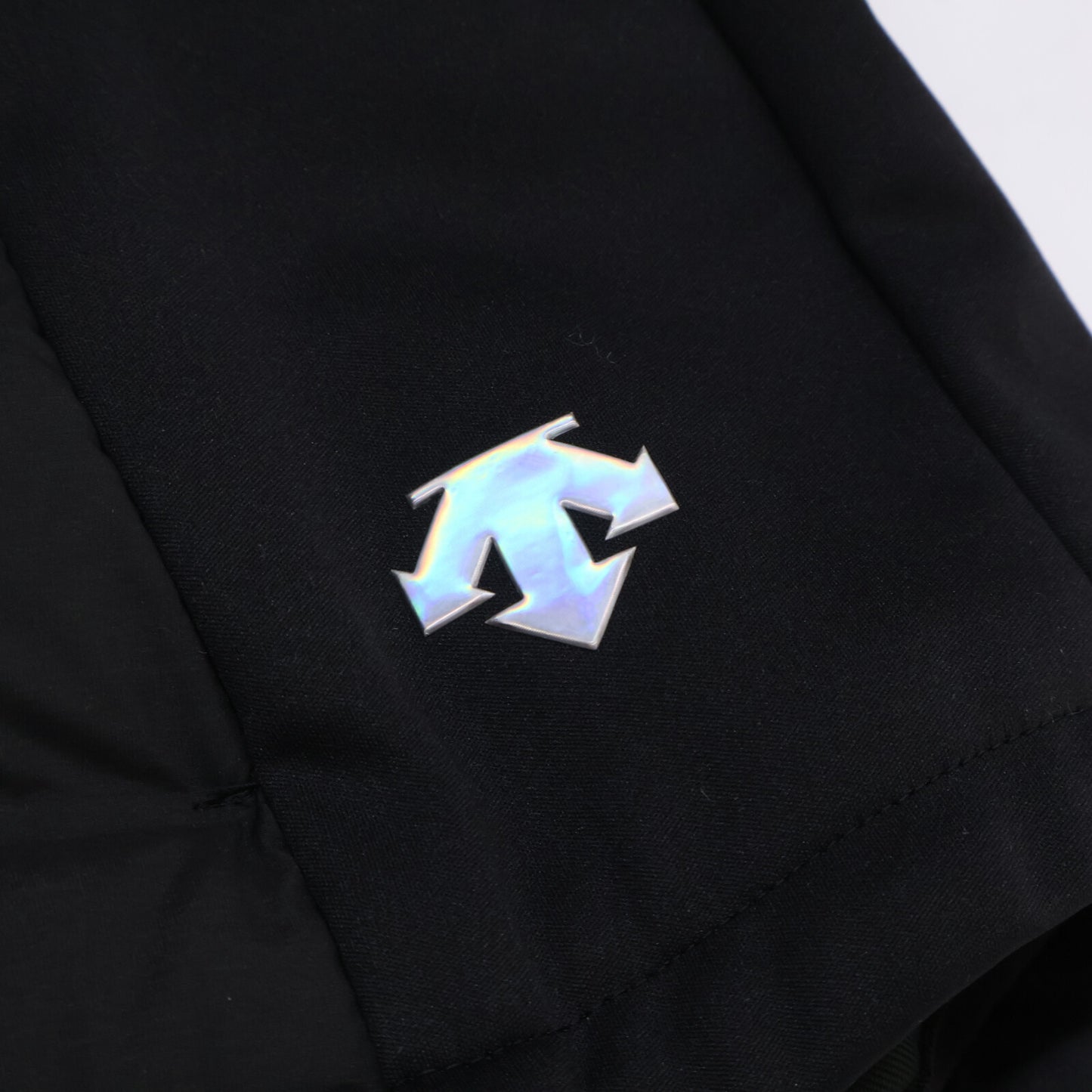 DESCENTE デサント ﾌﾞﾗｯｸ ﾅｲﾛﾝ ﾌｧｰ付き ﾀﾞｳﾝﾍﾞｽﾄ ベスト M