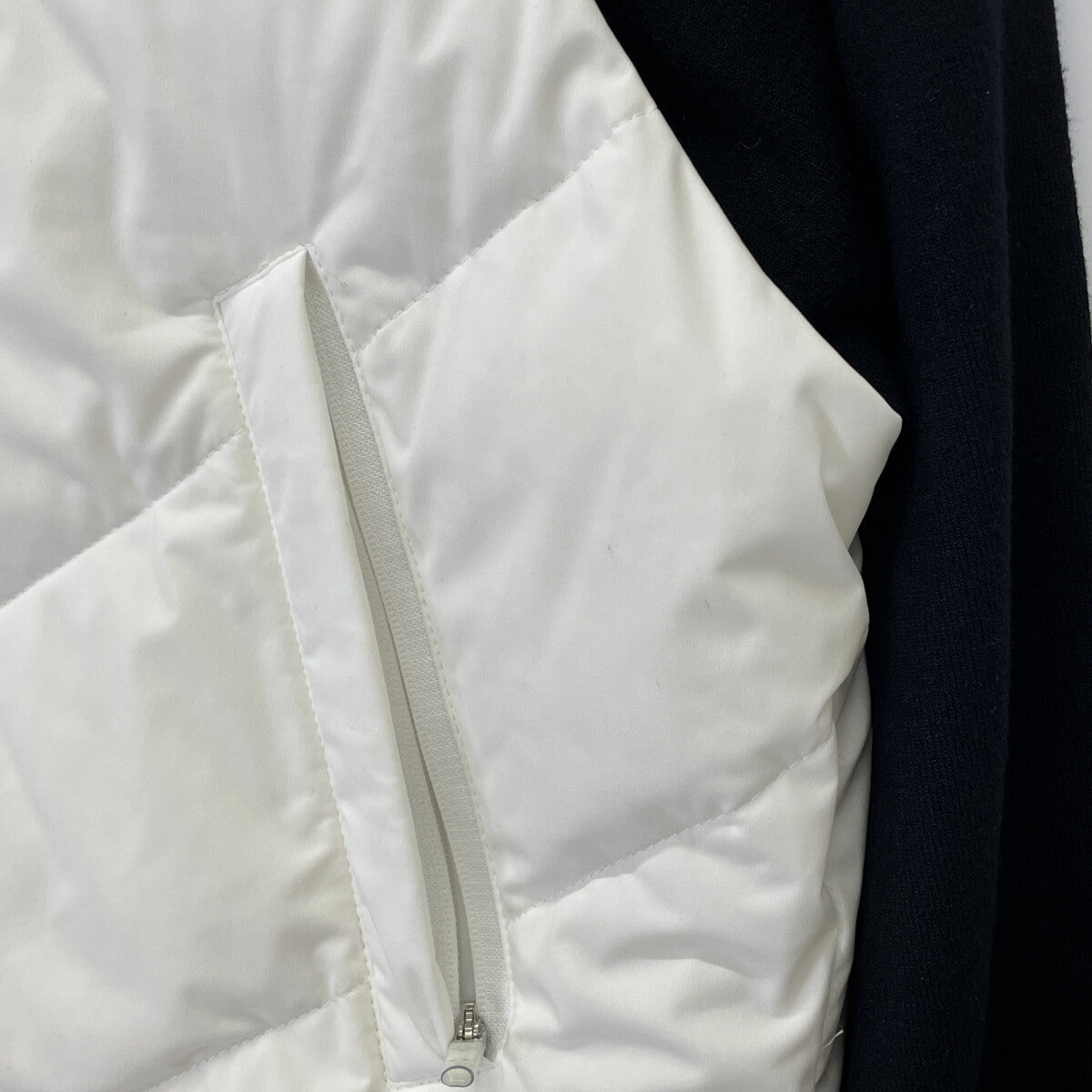 DESCENTE デサント ﾎﾜｲﾄ×ﾌﾞﾗｯｸ ﾄﾞｯｷﾝｸﾞ ﾄｯﾌﾟｽ トップス M