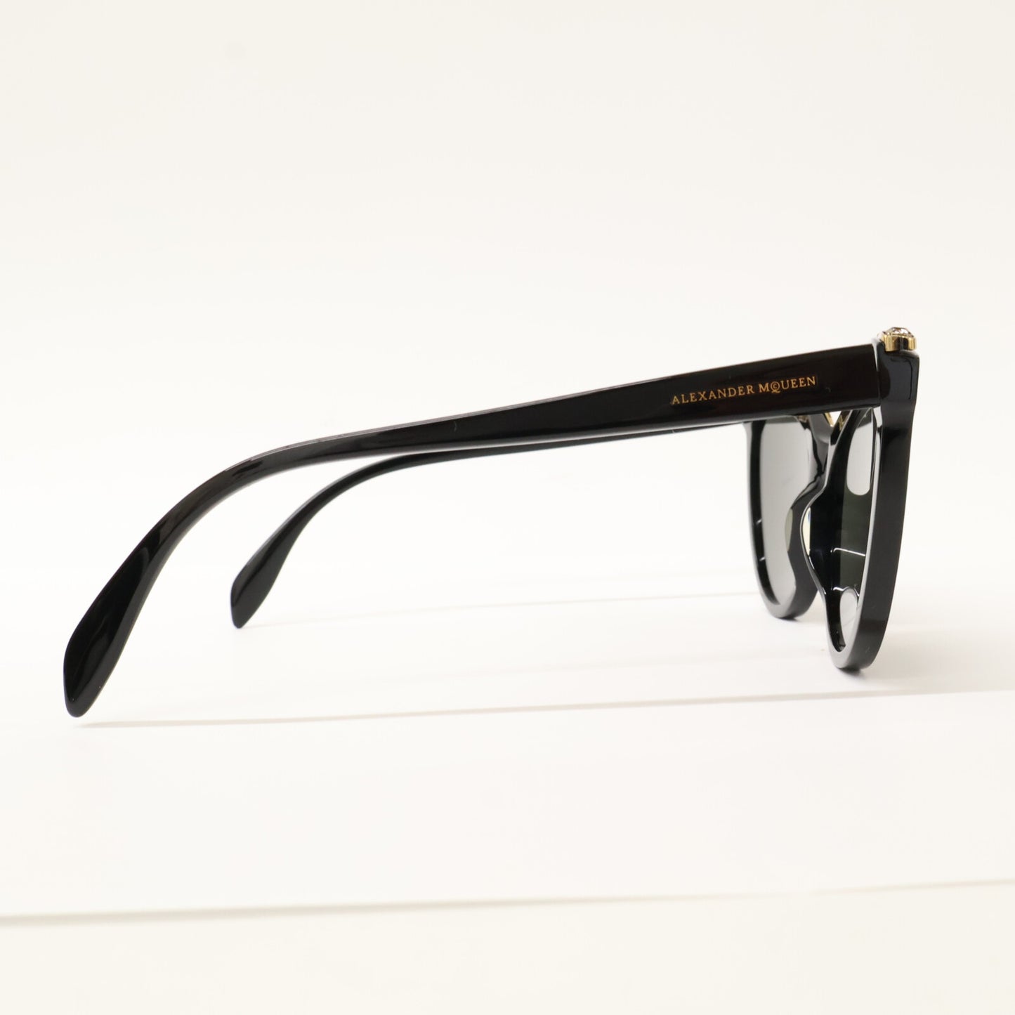 Alexander McQueen アレキサンダーマックイーン 【美品】AM0181S 001 ビジュー キャットアイ サングラス 55□21-145