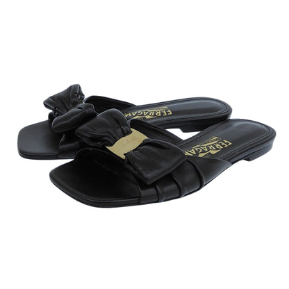 Salvatore Ferragamo サルヴァトーレフェラガモ ヴァラ リボントゥ フラット スライド サンダル レディース ブラック 4 シューズ 4